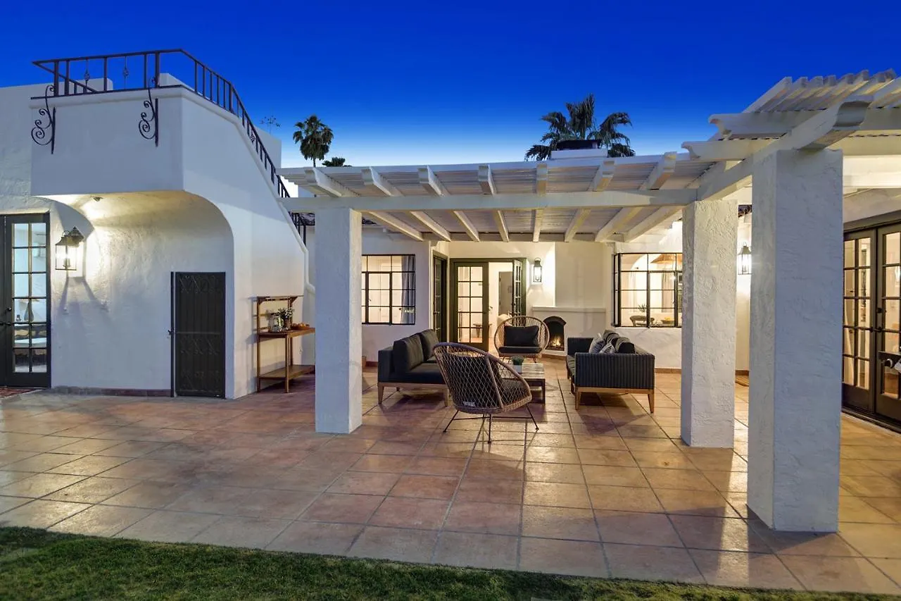 Famous Movie Colony Estate- Casa De Amigos Estate- Ultra Luxe, Pool, Spa, Firepit 4Bd, 3.5Bth Палм-Спрингс США