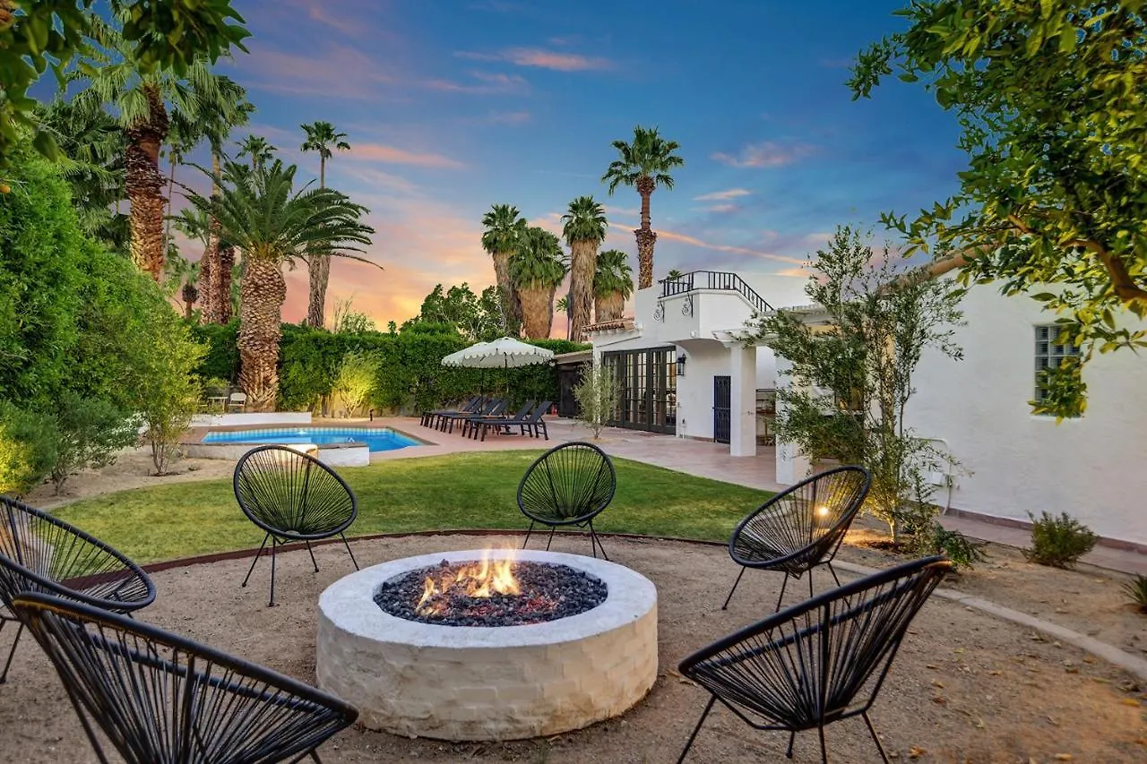 Famous Movie Colony Estate- Casa De Amigos Estate- Ultra Luxe, Pool, Spa, Firepit 4Bd, 3.5Bth Палм-Спрингс Дом отдыха