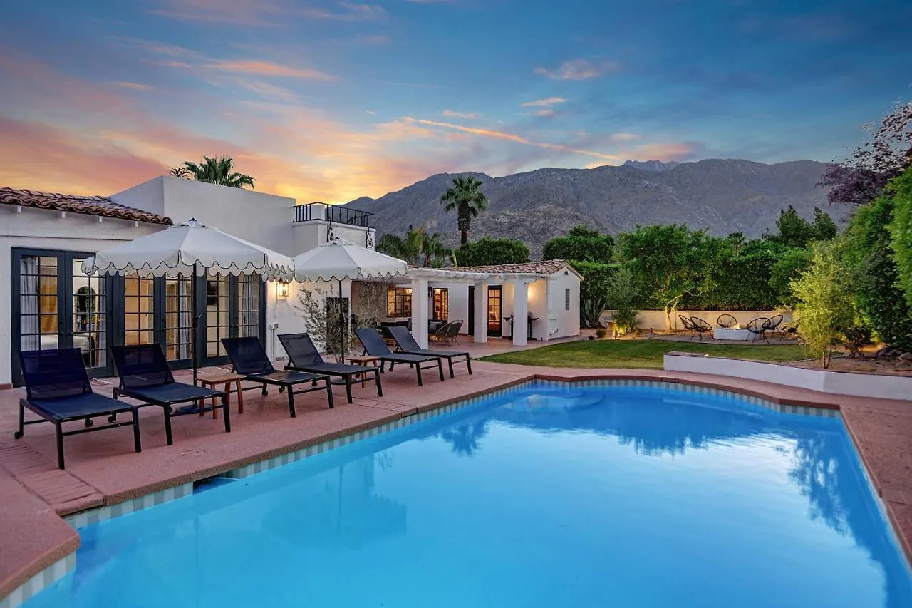 Famous Movie Colony Estate- Casa De Amigos Estate- Ultra Luxe, Pool, Spa, Firepit 4Bd, 3.5Bth Палм-Спрингс 0*,  США