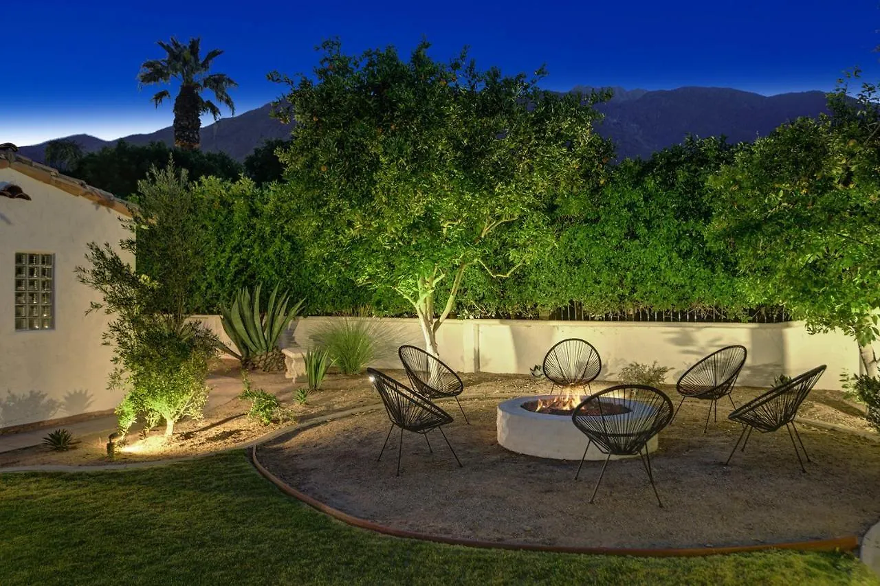 Дом отдыха Famous Movie Colony Estate- Casa De Amigos Estate- Ultra Luxe, Pool, Spa, Firepit 4Bd, 3.5Bth Палм-Спрингс